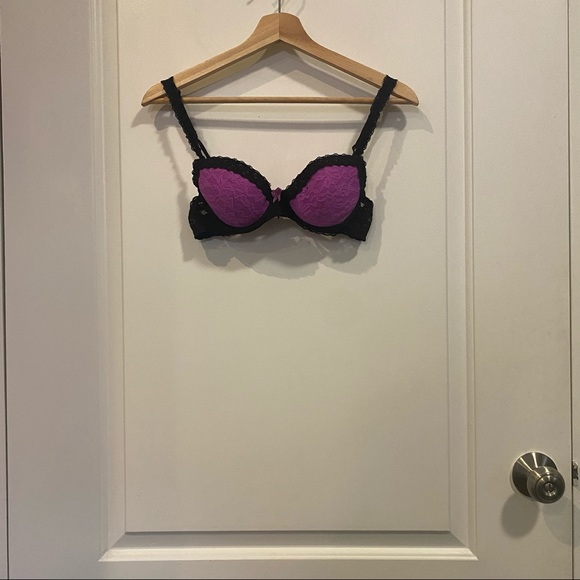 Victoria’s Secret PINK Lace Wing Demi Bra - Picture 2 of 3